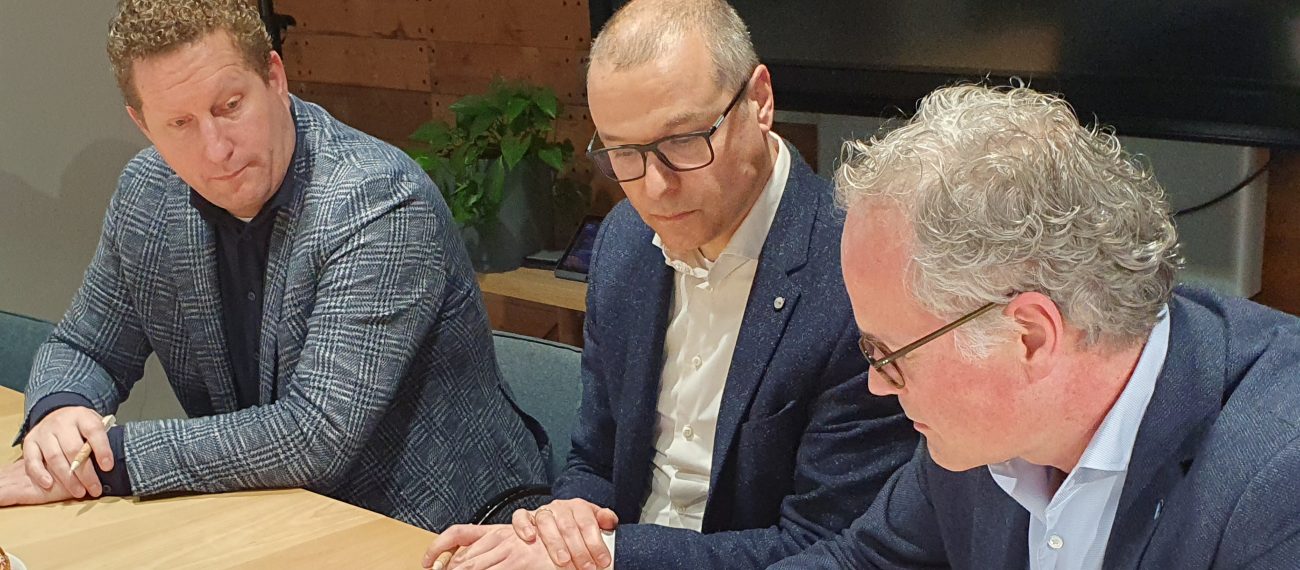 HR Groot onderhoud Pronto Flats ondertekening 01