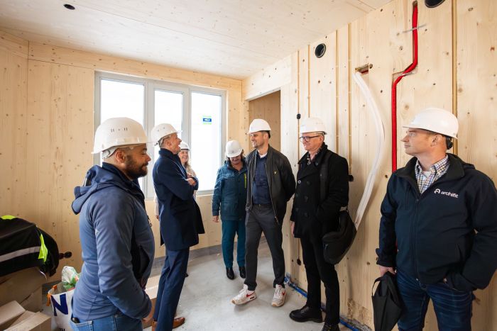 20250417 Eerste steen moment LR 034 9 X3 A9519 Verbeterd NR