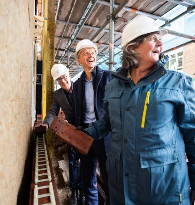 20250417 Eerste steen moment LR 028 9 X3 A9493 Verbeterd NR