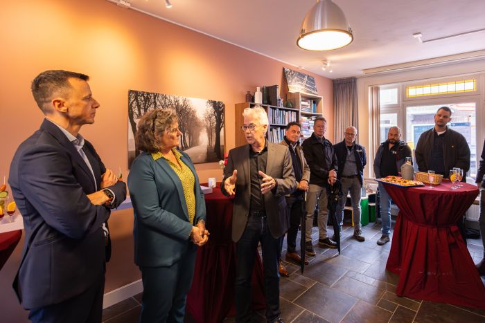 20250417 Eerste steen moment LR 022 9 X3 A9487 Verbeterd NR