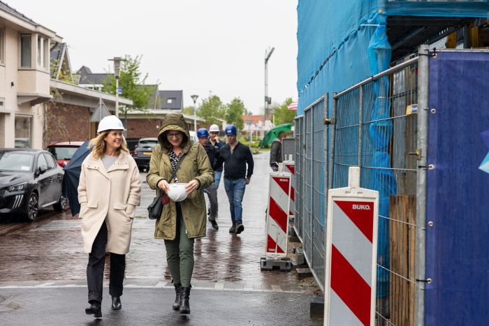 20250417 Eerste steen moment LR 026 013 A2401
