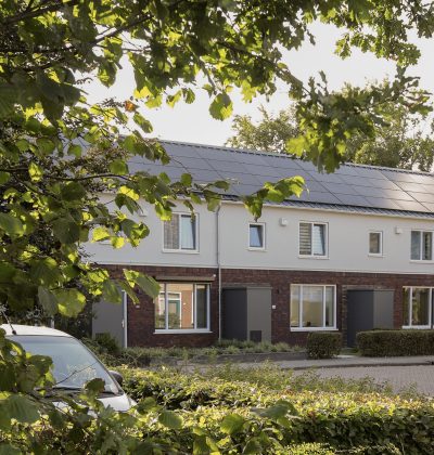 Renovatie NOM woningen in Gemert. rijtjes woningen die groot onderhoud zijn aan gegaan.
