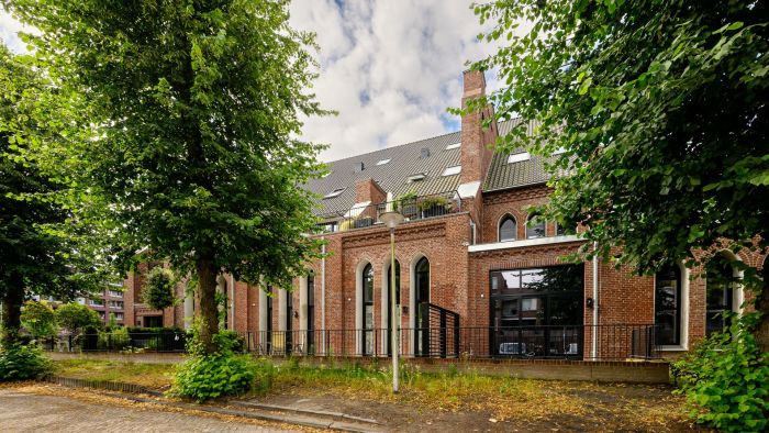 Andere gevel van De Antonius in Valkenswaard, vastgelegd na de verbouwing en herbestemming van het pand.