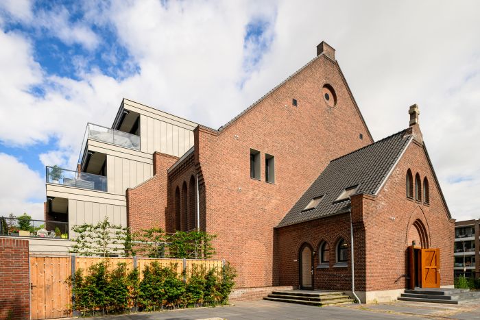 Bestaande ingang van De Antonius in Valkenswaard vastgelegd tijdens de transformatie van het pand naar een nieuwe functie.